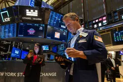 بازارهای مالی در انتظار تصمیم بانک‌های مرکزی: دلار آمریکا تضعیف می‌شود؟