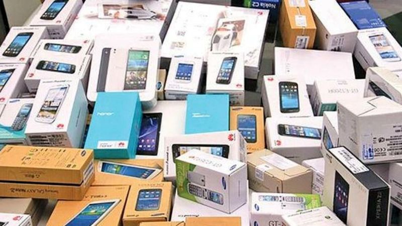 تغییر مسیر موبایل؛ از واردات رسمی به چمدان مسافر