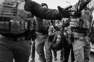 اکونومیست: آیا رئیس‌جمهور آمریکا در حال ساخت «ارتش شخصی» خود است؟