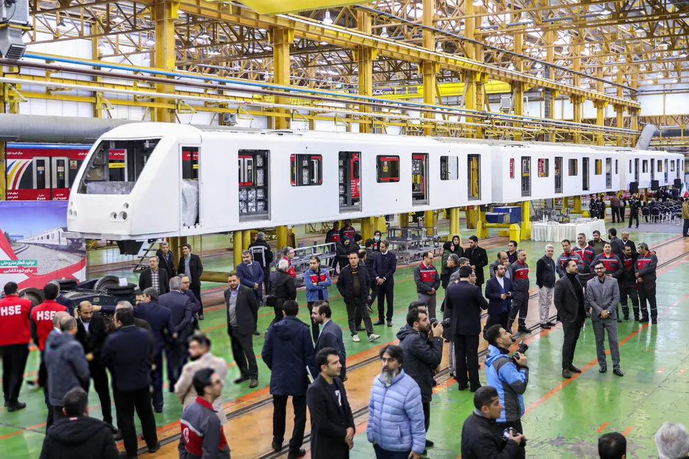 قطار وعده‌ها در ایستگاه انتظار؛ متروی تهران منتظر واگن‌های تازه نفس