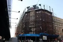 پاساژی روی مرز خطر؛ علاءالدین هنوز ایمن نیست!

