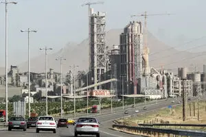سیمان با اتکا به ذخایر سرپا ماند