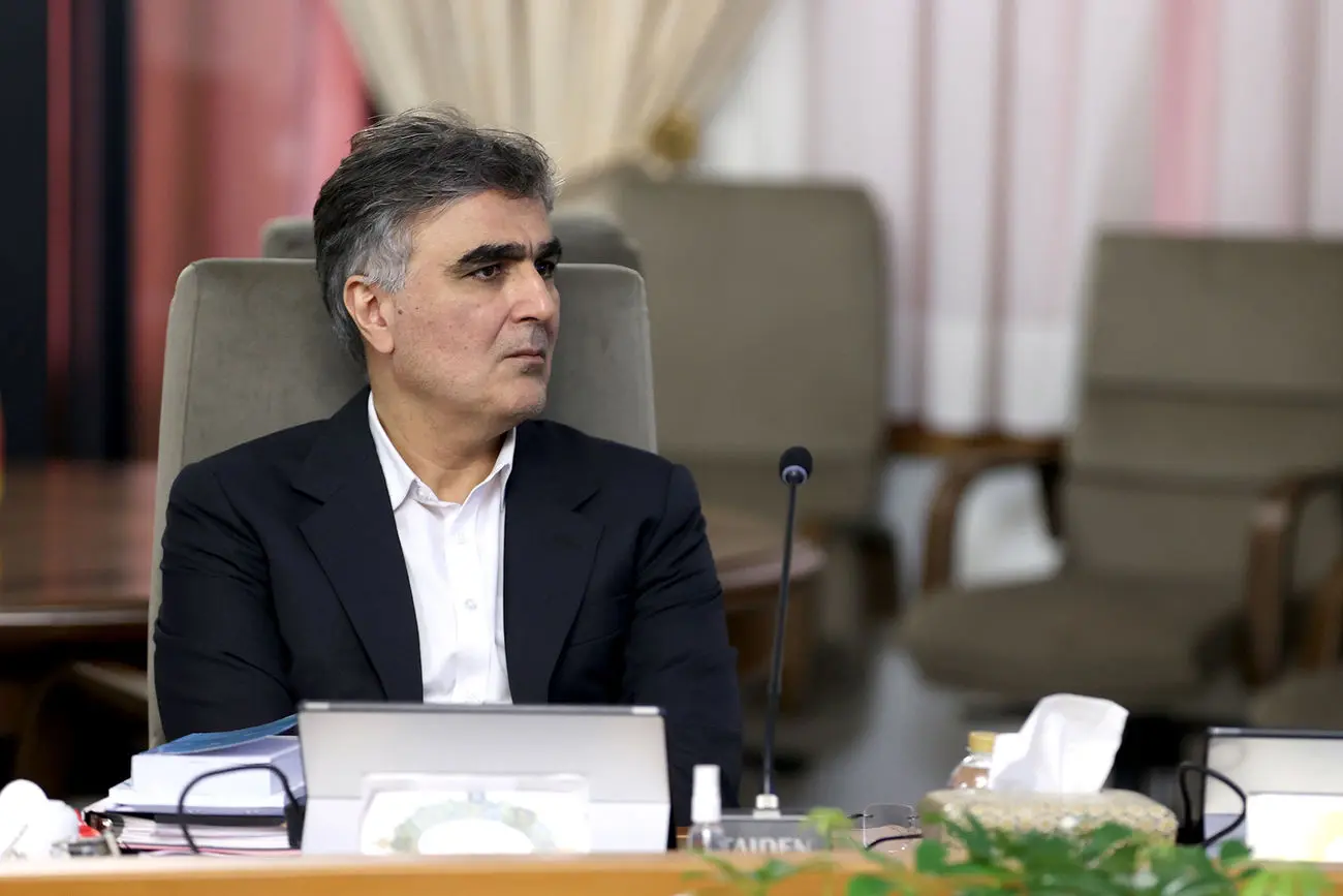 واکنش فرزین به احتمال انتقال ناترازی بانک آینده به بانک ملی 