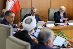 عارف: سخنان رهبر انقلاب نقشه‌راه و راهبرد اصلی دولت است