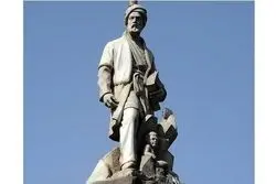 چرا مجسمه فردوسی هنوز دو رنگ است؟