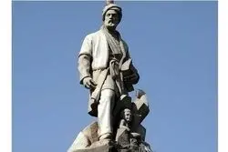 چرا مجسمه فردوسی هنوز دو رنگ است؟