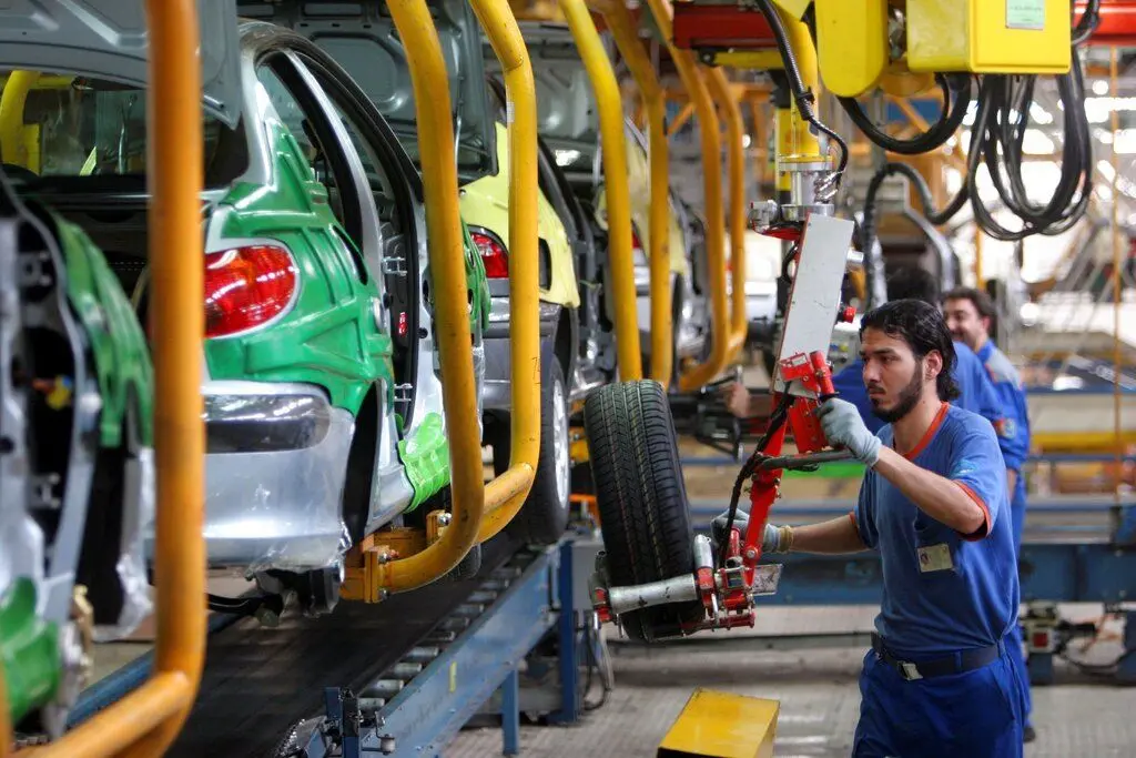 ایران‌خودرو خطاب به سازمان حمایت: قیمت ندهید، قیمت می‌دهیم