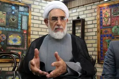 منتجب نیا به پزشکیان: با شجاعت کابینه را تغییر دهید | وضعیت معیشت از مرحله هشدار و اخطار گذشته است
