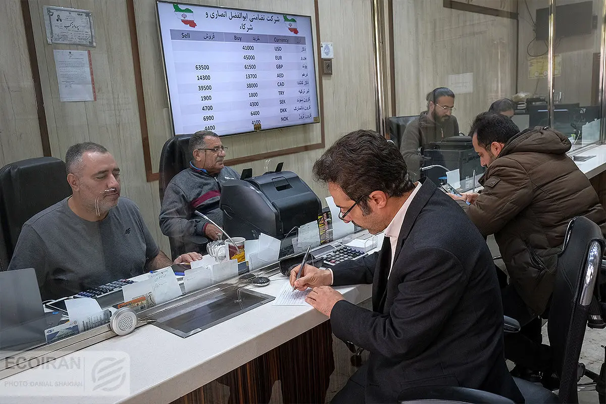 دو مرز مهم در بازار ارز/ آماتورها از بازار خارج می‌شوند